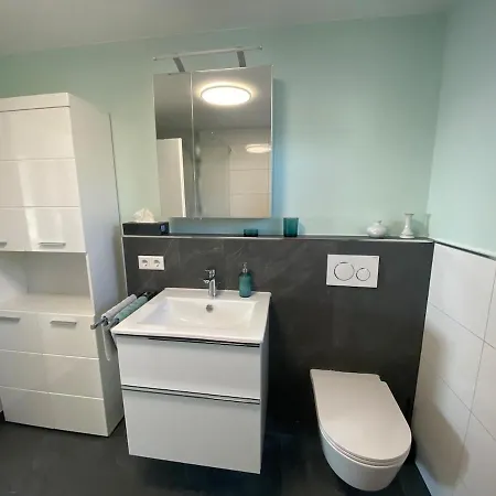 2 Zimmer-wohnung Ruhig Modern Zentrumsnah Apartmán