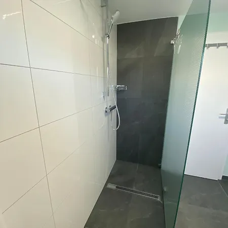 2 Zimmer-wohnung Ruhig Modern Zentrumsnah شقة