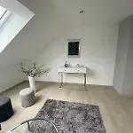 Apartmán 2 Zimmer-wohnung Ruhig Modern Zentrumsnah *