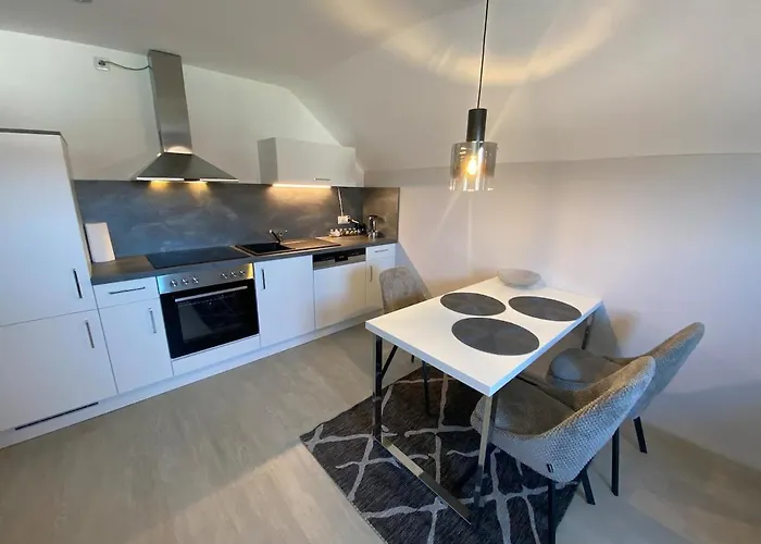 2 Zimmer-wohnung Ruhig Modern Zentrumsnah 公寓 *